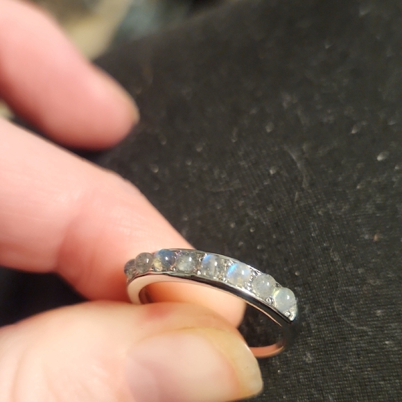 Silver Labradorite Ring - Picture 4 of 5